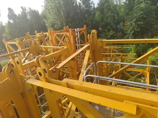 QTZ200 7015 Использованный подъемник башни 10 тонн Максимальная нагрузка 65 м
