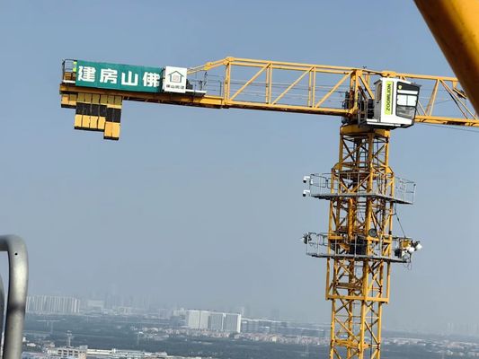 7020 QTZ250 Использованный башенный кран с 3-метровыми мачтовыми секциями L68B EXW FOB CIF CPT